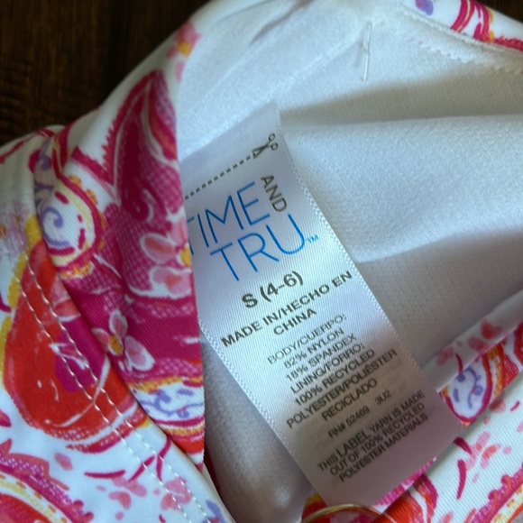 Time and Tru Women's Classic Plunge Swim Bikini Top Size S (4-6) Paisley print - Picture 9 of 10